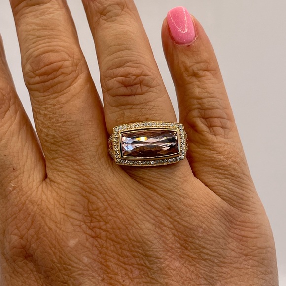 18k Gold Morganite and Diamond Ring - Picture 3 of 3